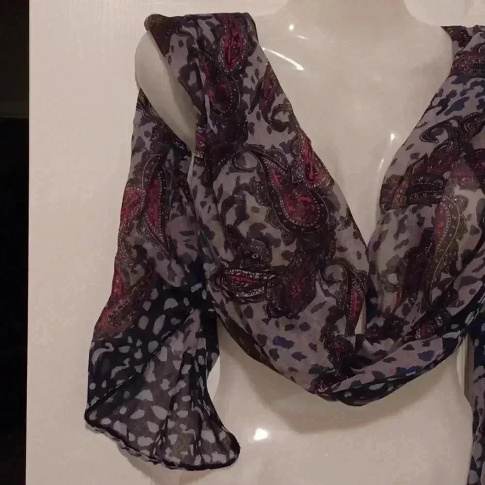2 Light Fabric Scarves